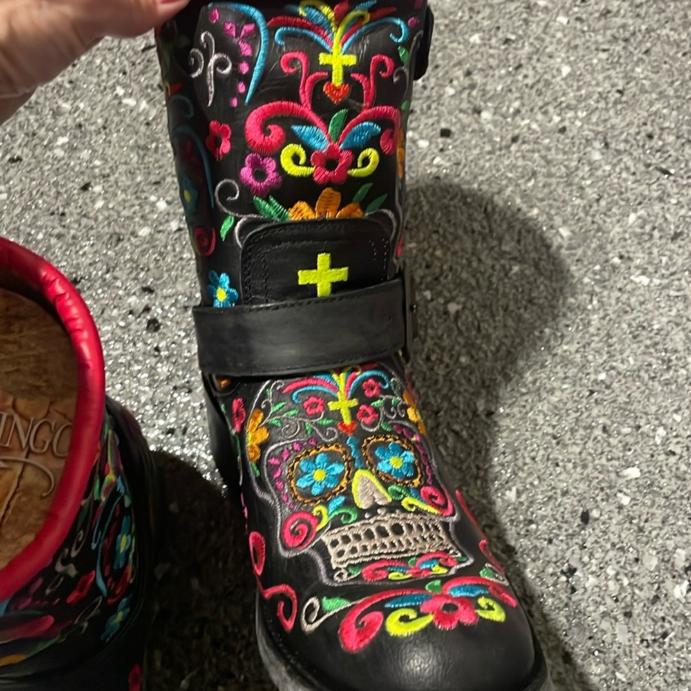 New never worn perfect condition old gringo sugar skull boots